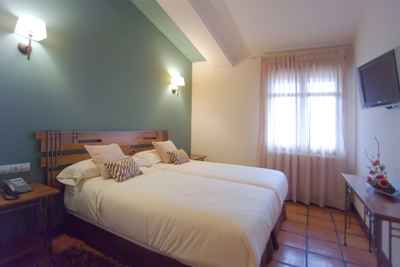 hotel santa kutz urola urretxu gipuzkoa