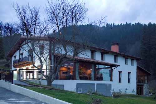 hotel santa kutz urola urretxu gipuzkoa