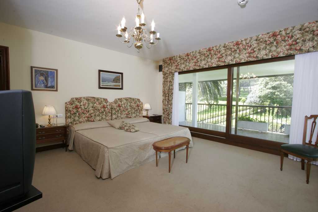 foto hotel arresi habitacion